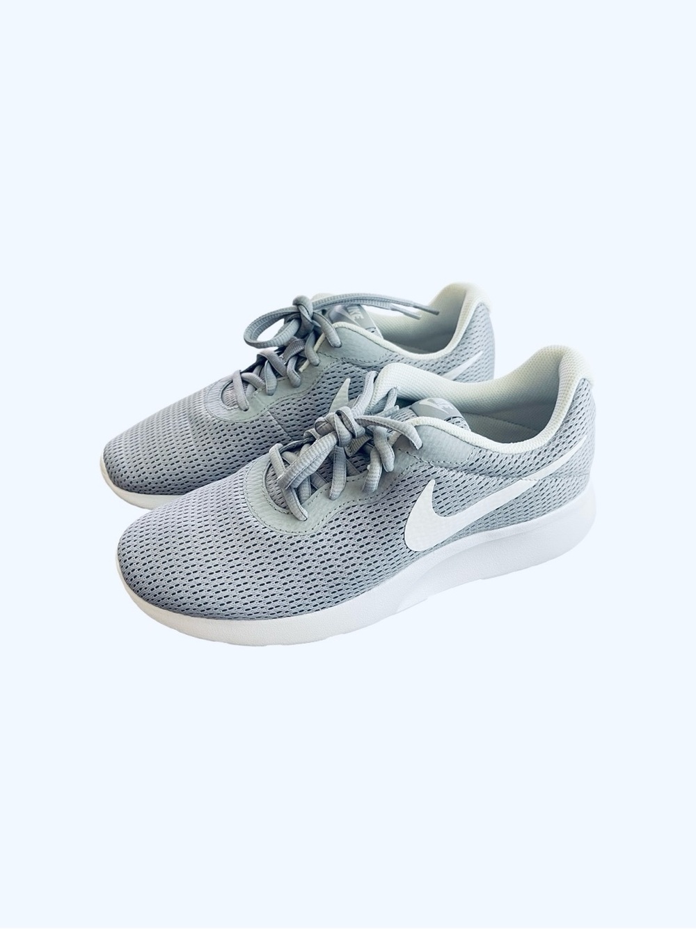 Nike: Tajun, Wolf Grey/White, athletic shoes. - Picture 9 of 9